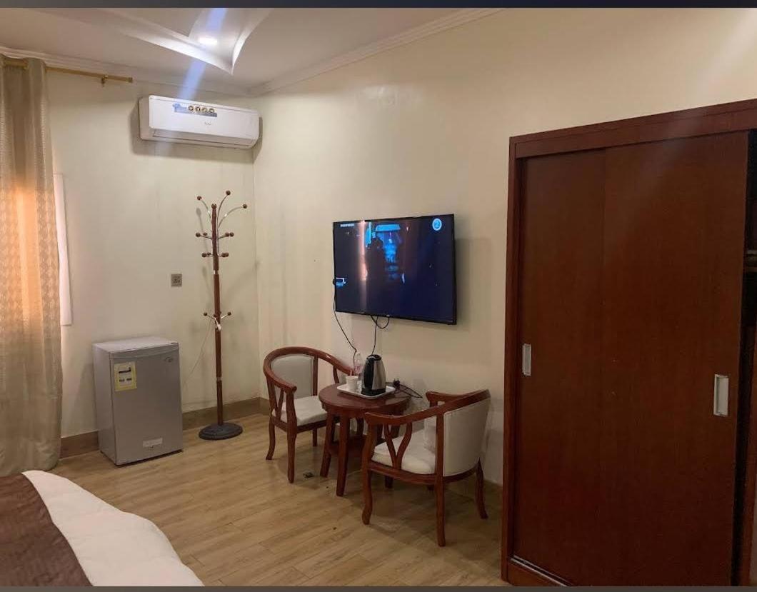 法克尔盐步酒店 廷布 外观 照片